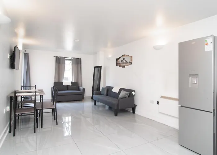 2 Bed 2 Bath City Centre Sleep 7