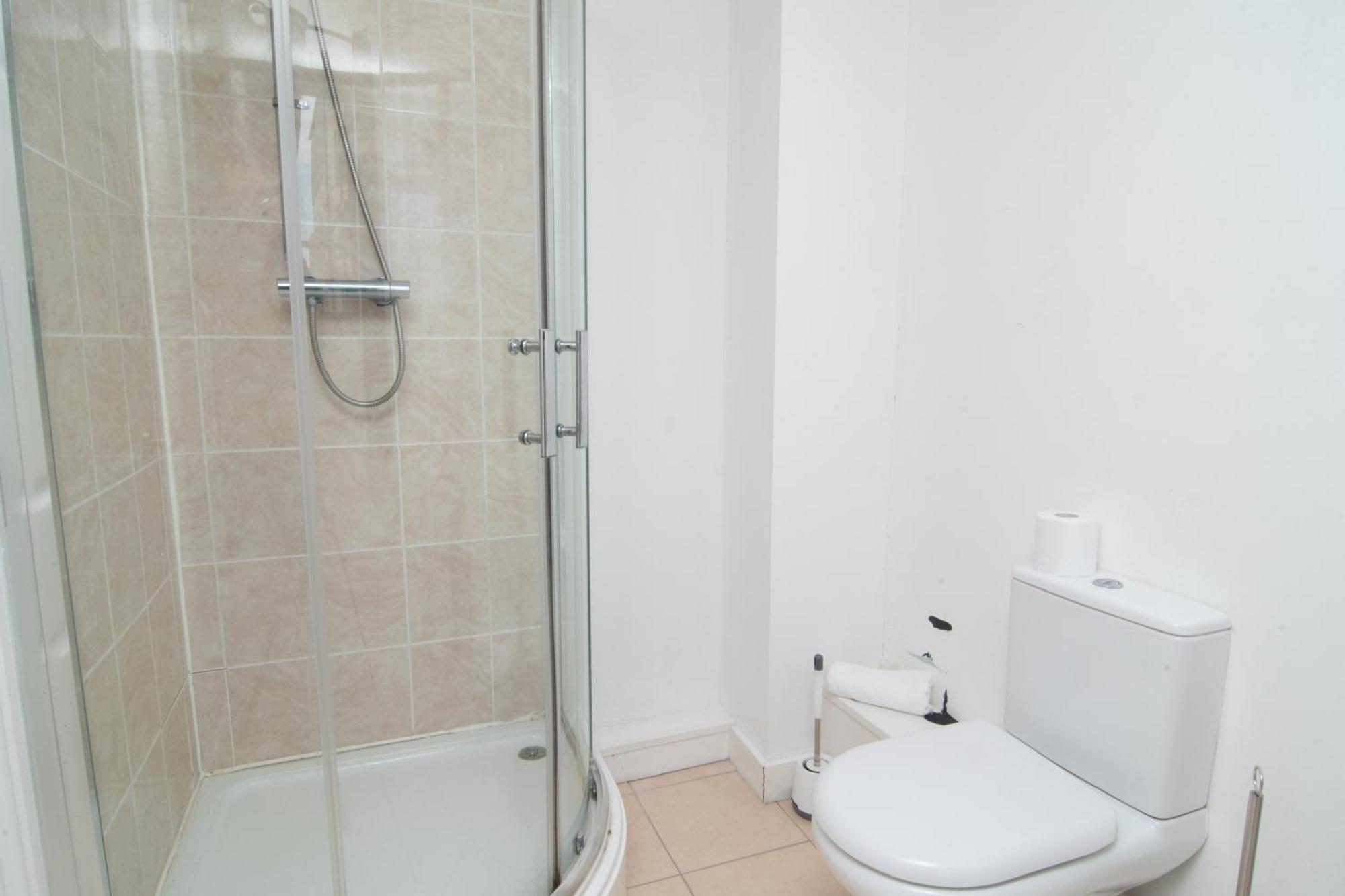 2 Bed 2 Bath Centre Sleep 7 Apartment Liverpool
